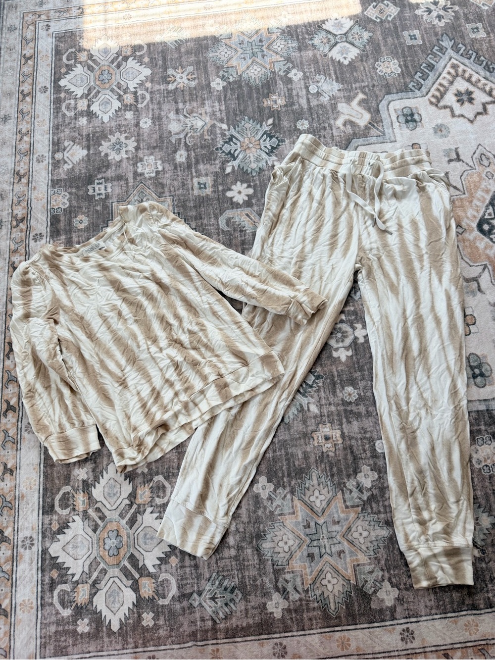 Rachel Zoe Cream Tie-Dye Lounge Top & Jogger Set